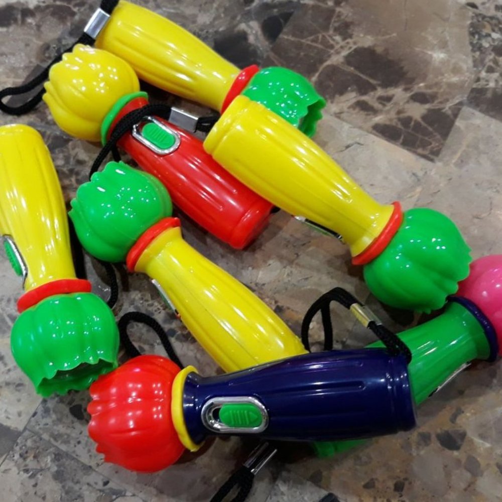 Seven Mini Flower Flashlights - Picture 2 of 4